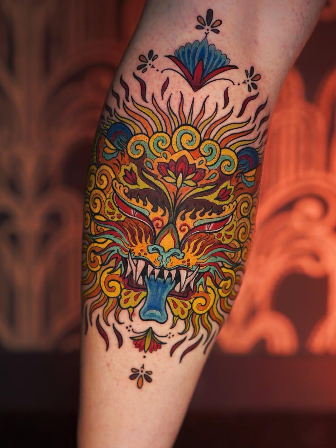 Tatouage Tête lion ornemental couleur — manuella_ana_tatouage