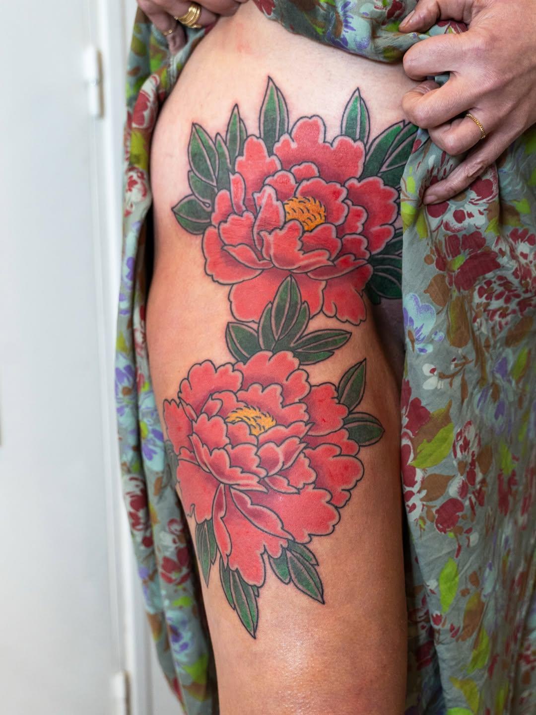 Tatouage Deux pivoines — ondoritattoo