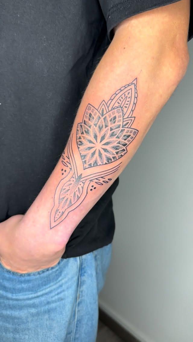 Tatouage Avant-bras ornemental — rob.ink