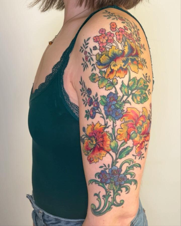 Tatouage Fleurs rococo couleur bras — punkyvonbacalhau