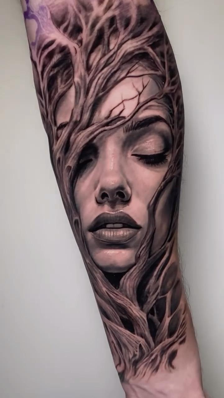 Tatouage Nymphe avec arbre — henri_tatts