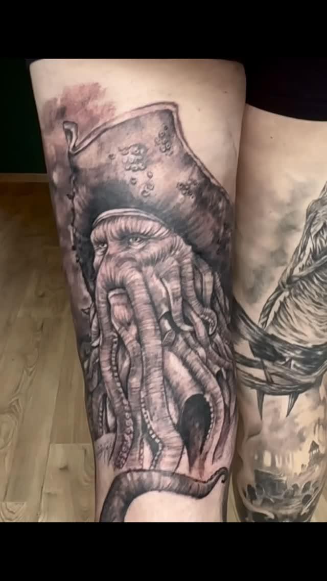 Tatouage créature fantastique — oabysses_tattooshop