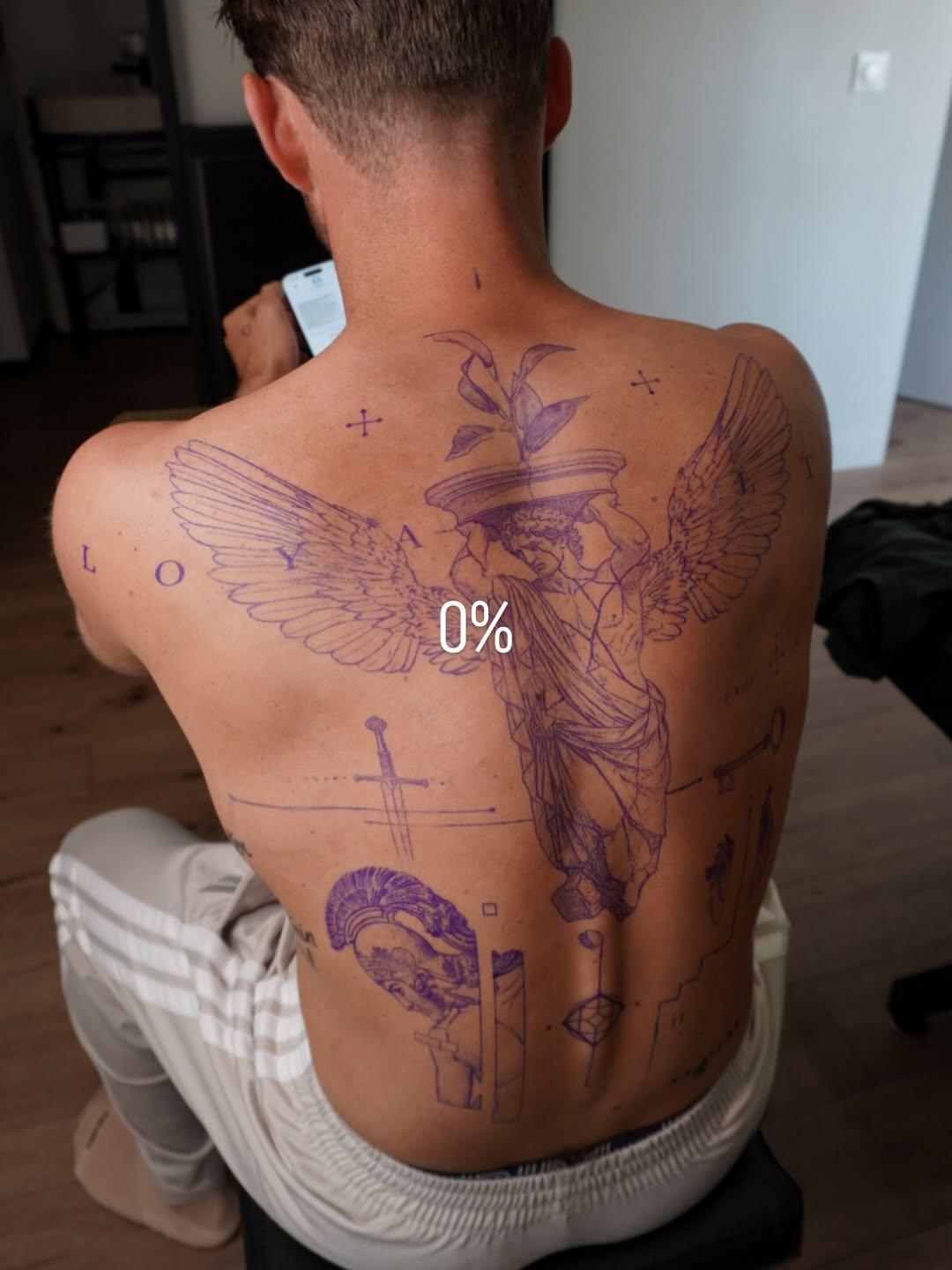 Tatouage Composition graphique dos — inkbychloe