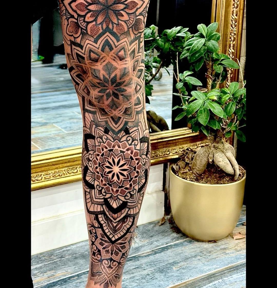 Tatouage Mandala full leg — al_hijazi_tattoo
