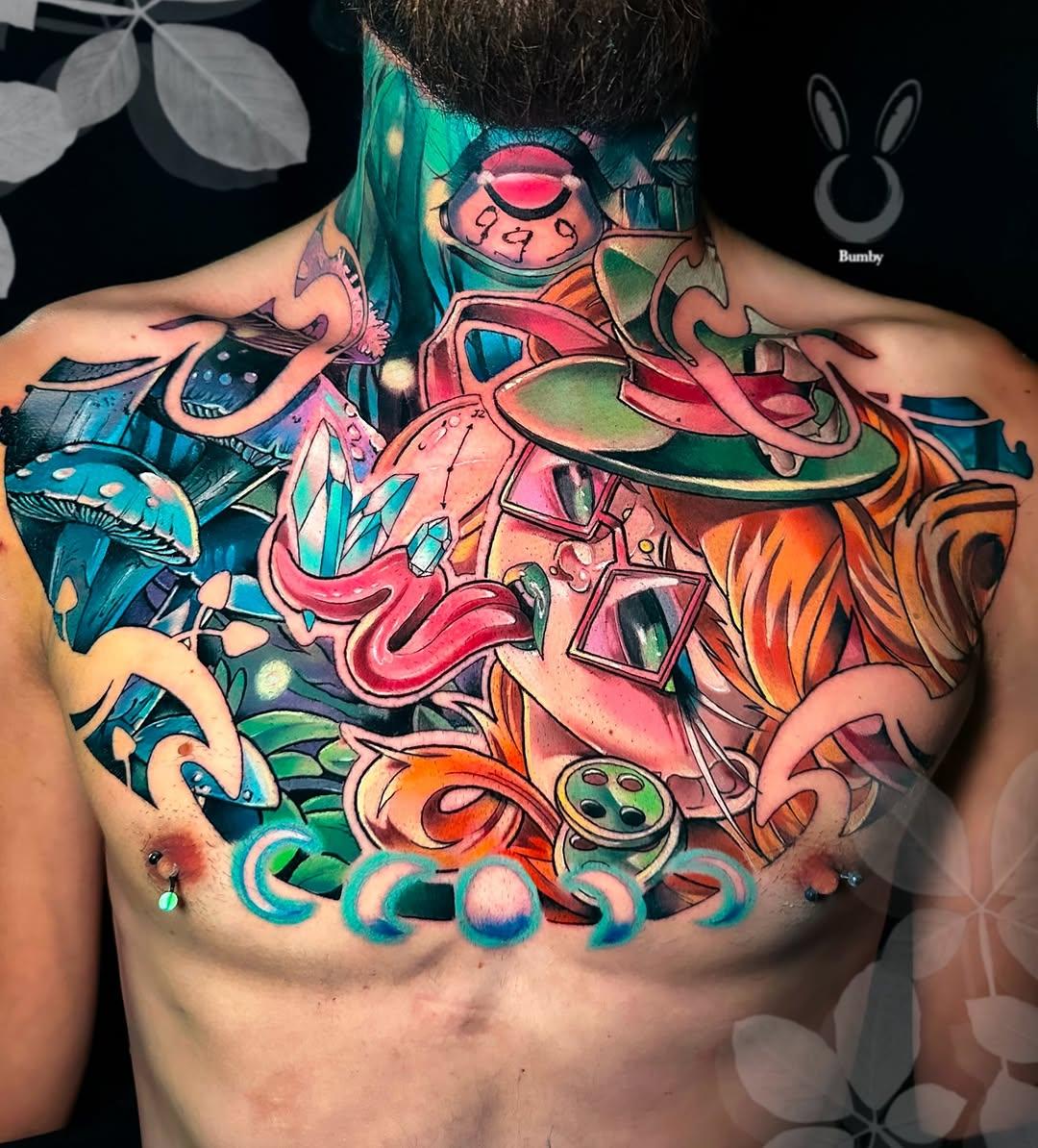 Tatouage Poupée chapelier poitrine — bumby_tattoo