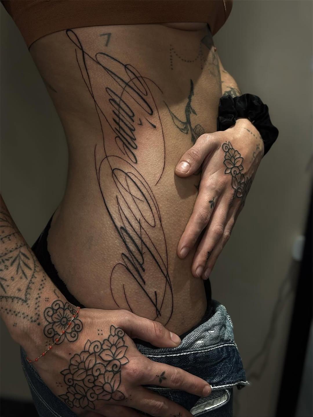 Tatouage Lettrage L'âme agit — akuma__ink