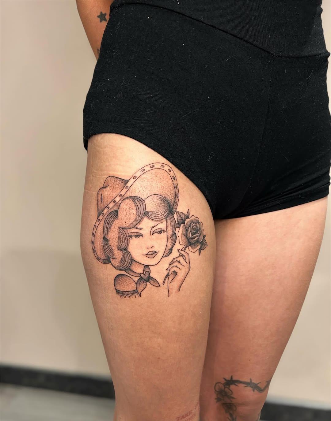 Tatouage Multiple tattoos old school lady poisson matriochka — akuma__ink