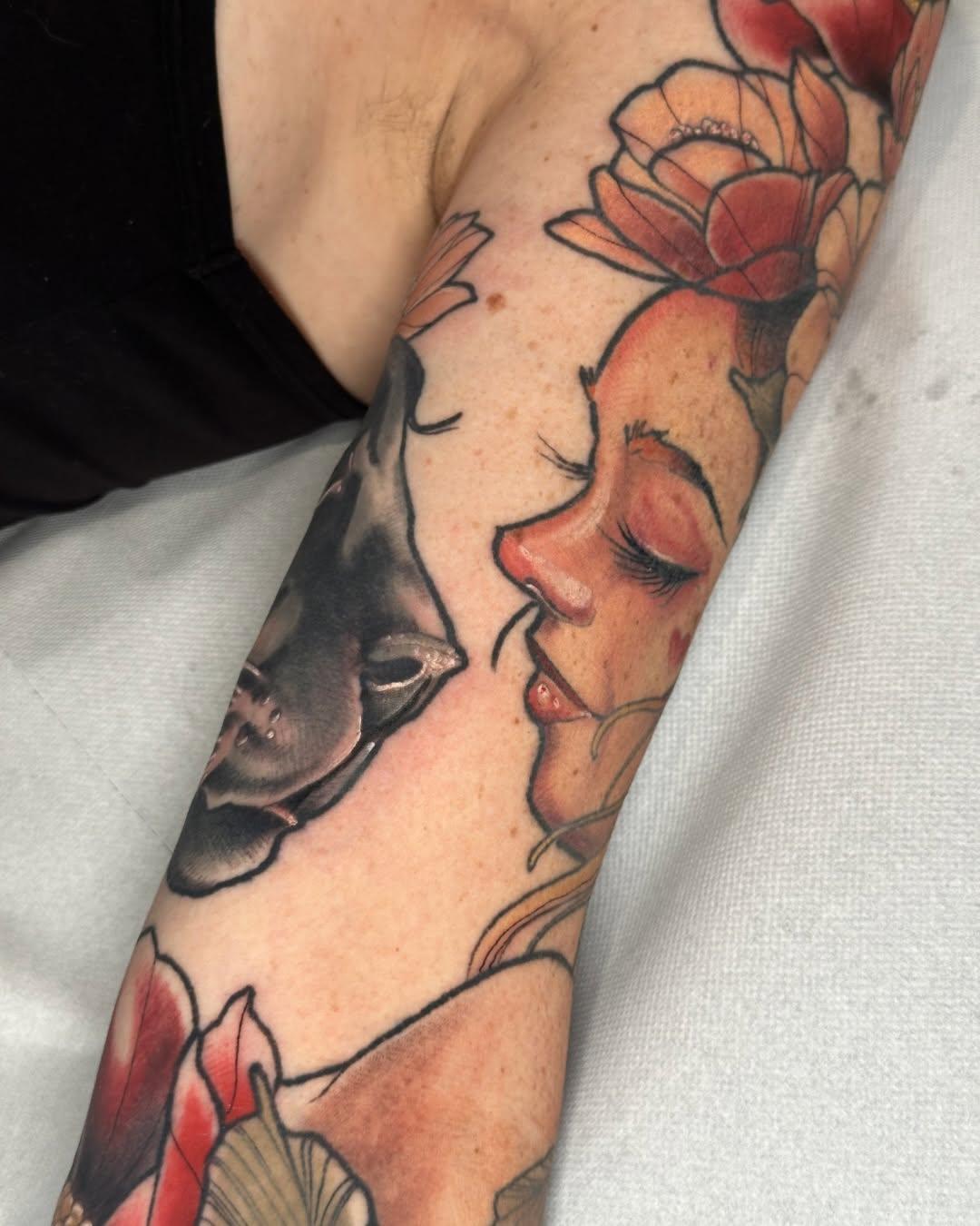 Tatouage Portrait femme avec roses — leeya_tattoo