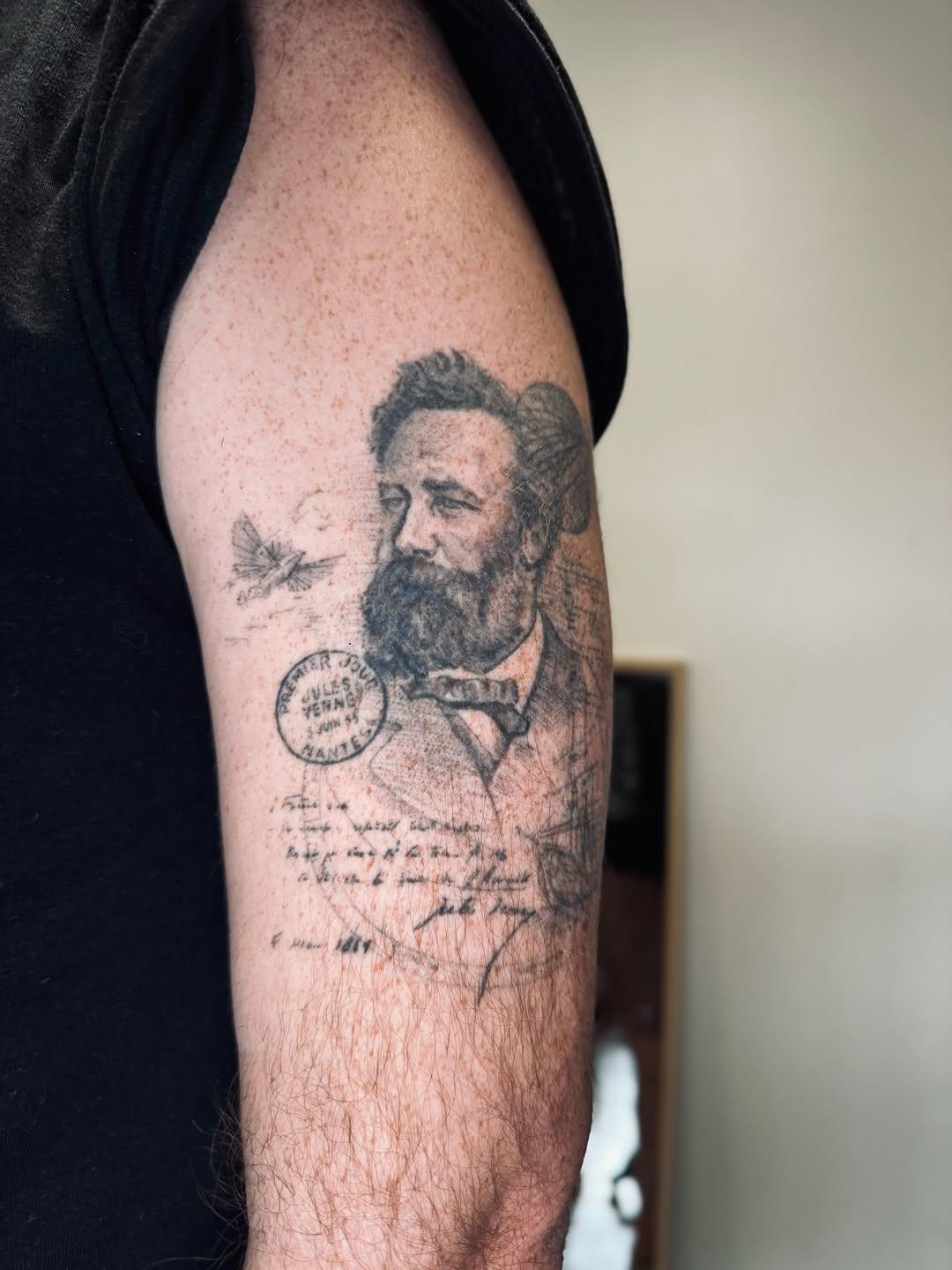 Tatouage Jules Verne aventure — mrbasink