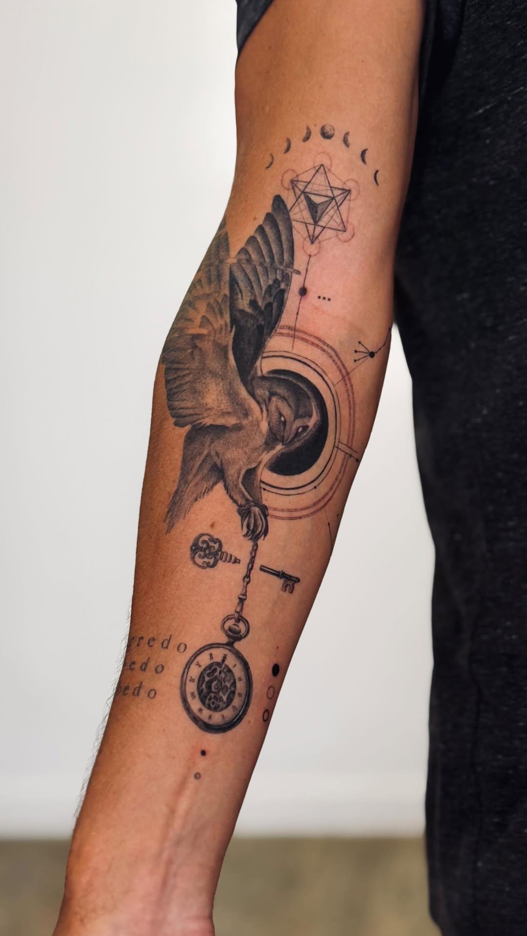 Tatouage bras vie arbre géométrie — mrbasink
