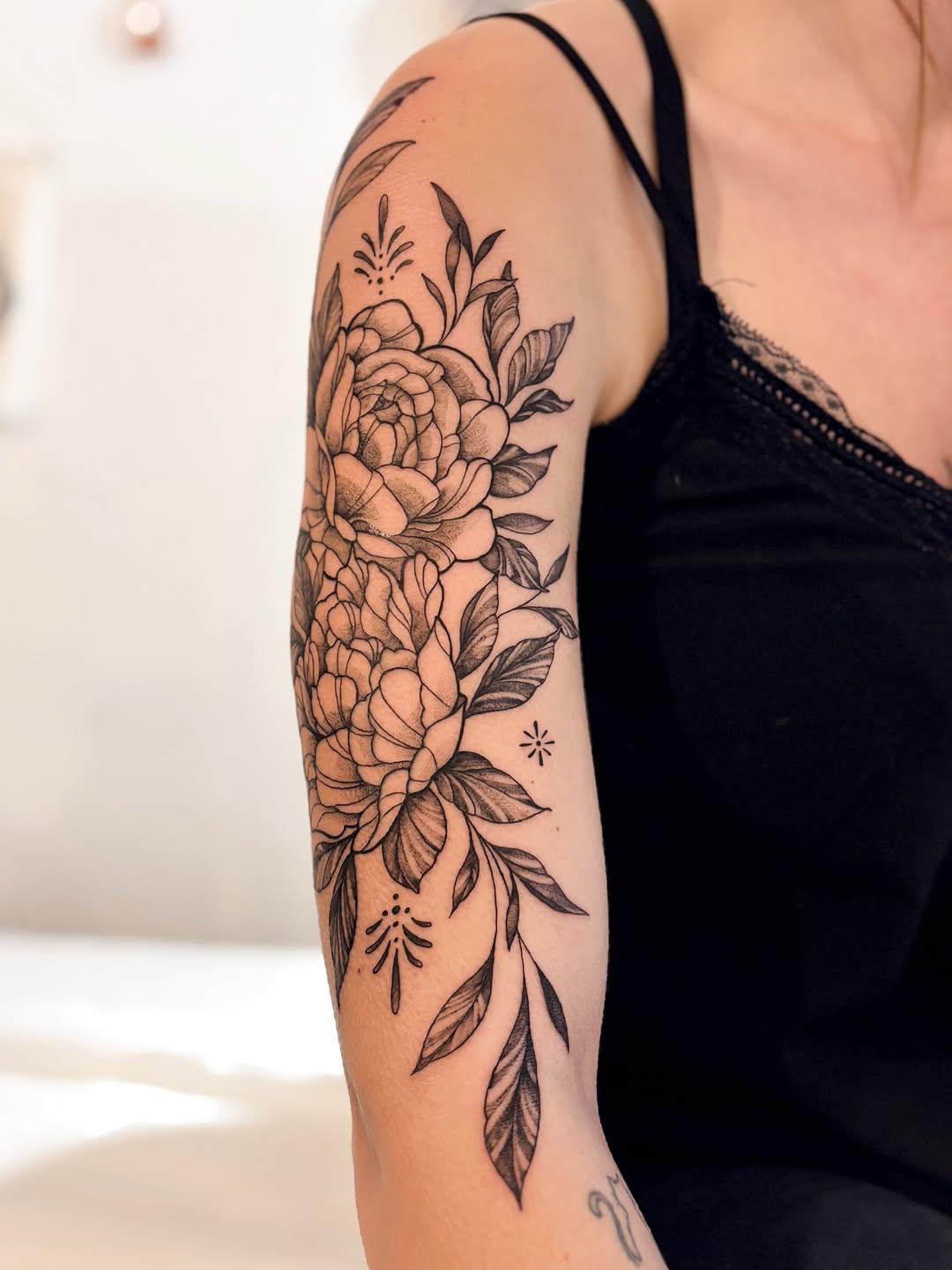 Tatouage floral ornemental — nemotattooo