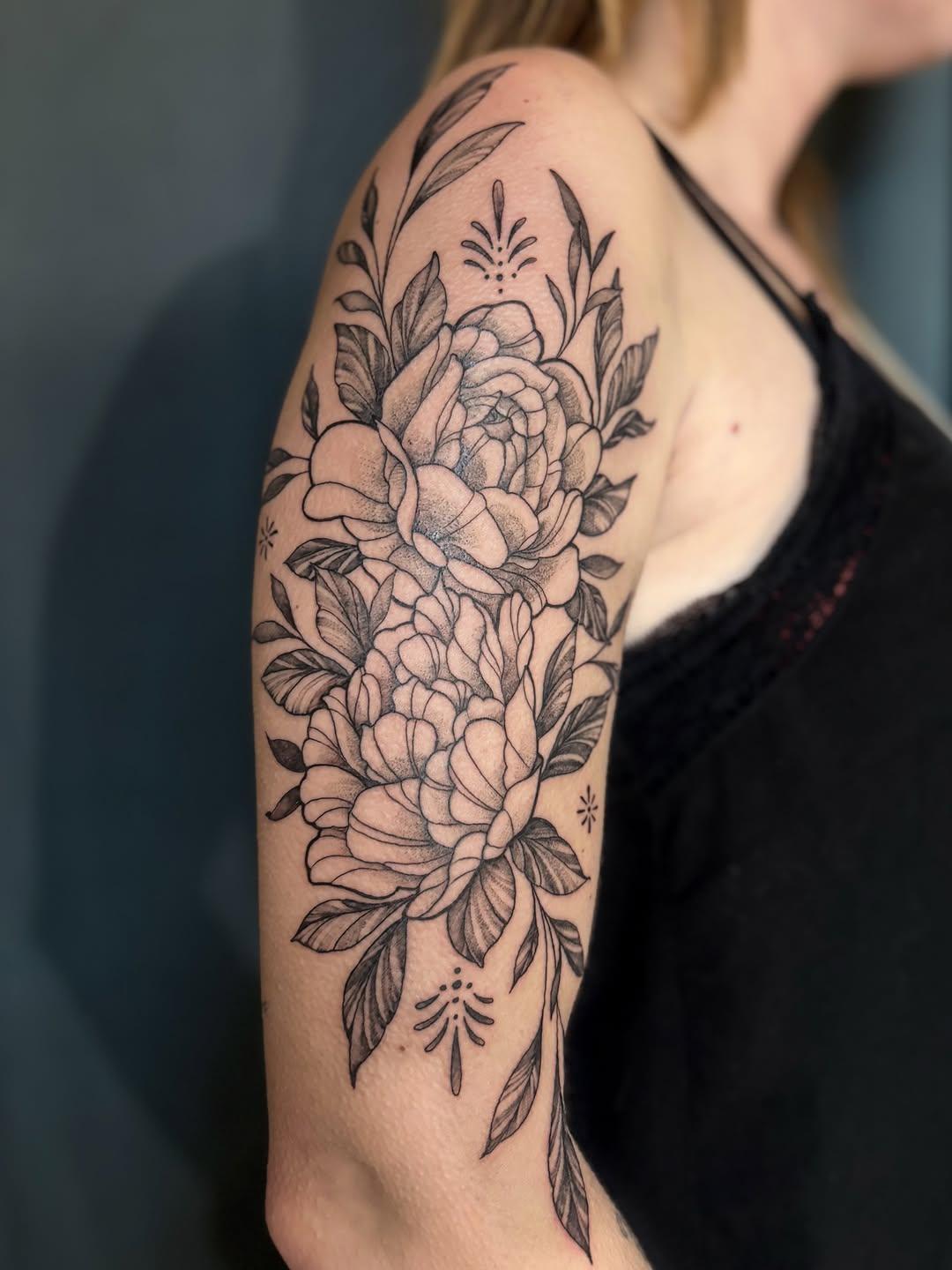 Tatouage floral ornemental — nemotattooo