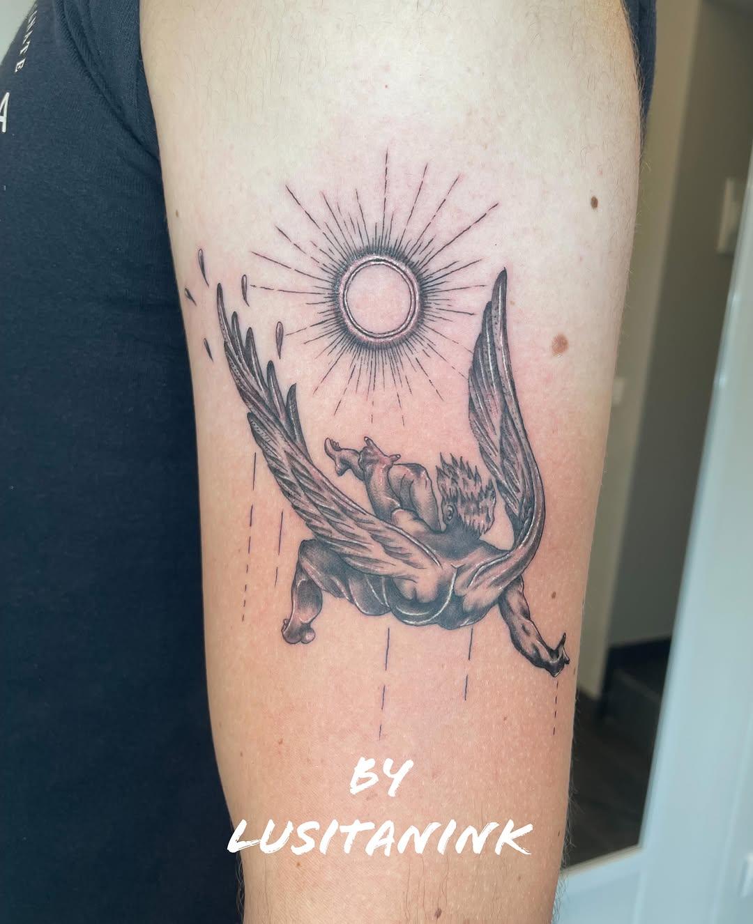 Tatouage la chute d'Icare mythologie grecque — lusitanink