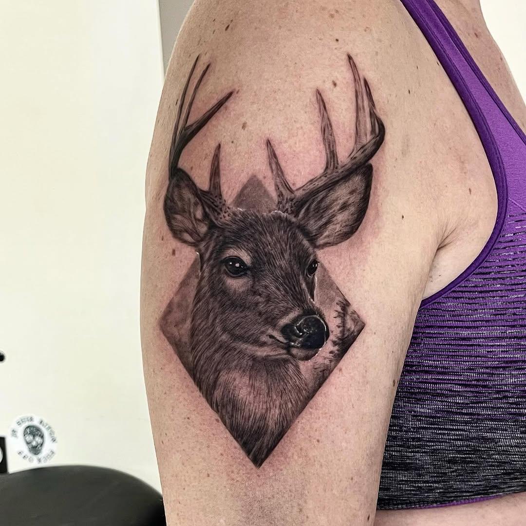 Tatouage cerf tête épaule — xiebin1985simon