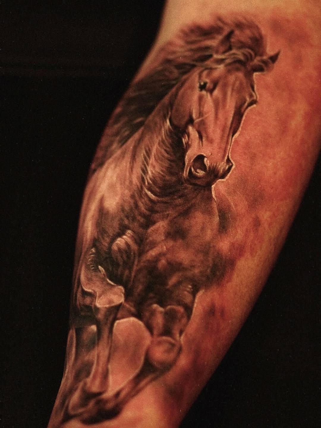 Tatouage cheval galop cuisse — xiebin1985simon