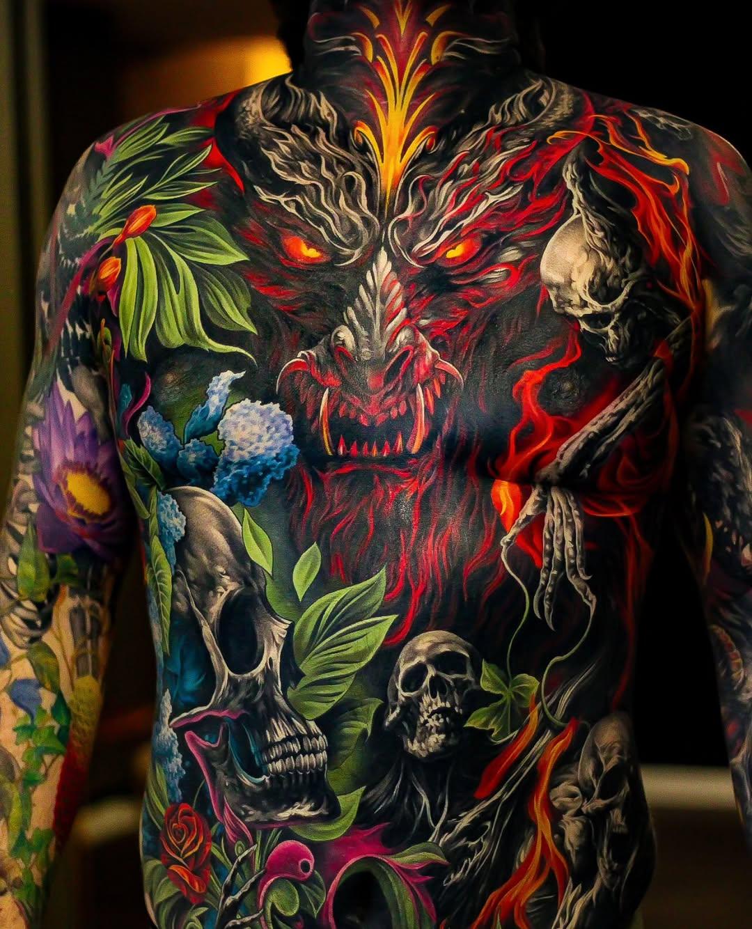 Tatouage Démon avec flammes en cours — martinsjoooberg