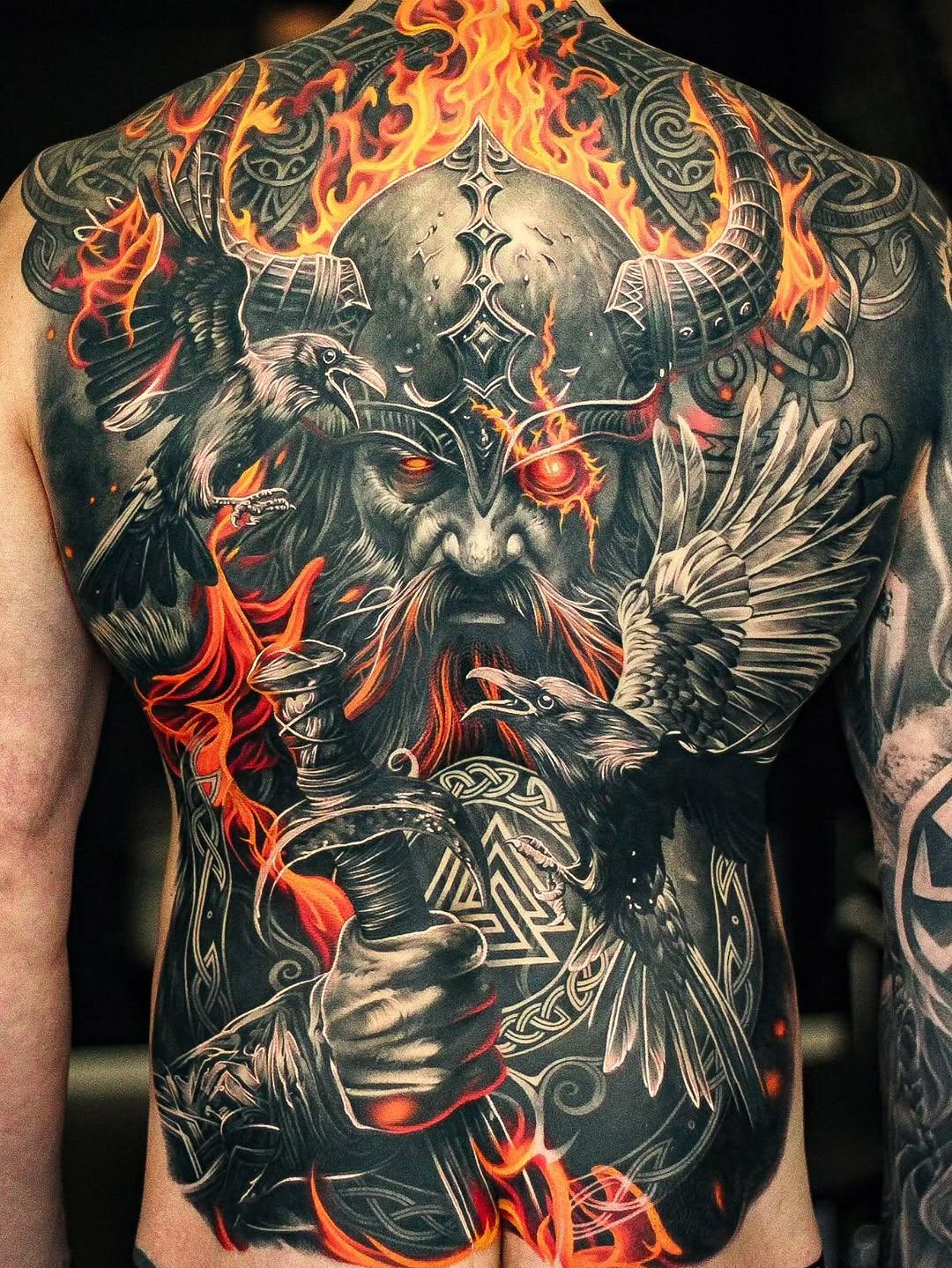 Tatouage Guerrier démon avec flammes et crânes — martinsjoooberg