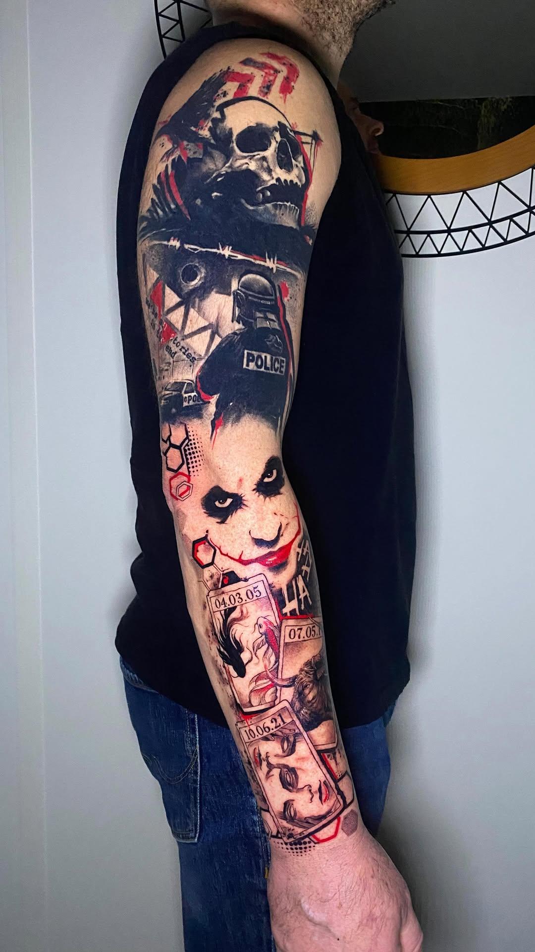 Tatouage Crâne et joker trash polka — rhum1.tattoo