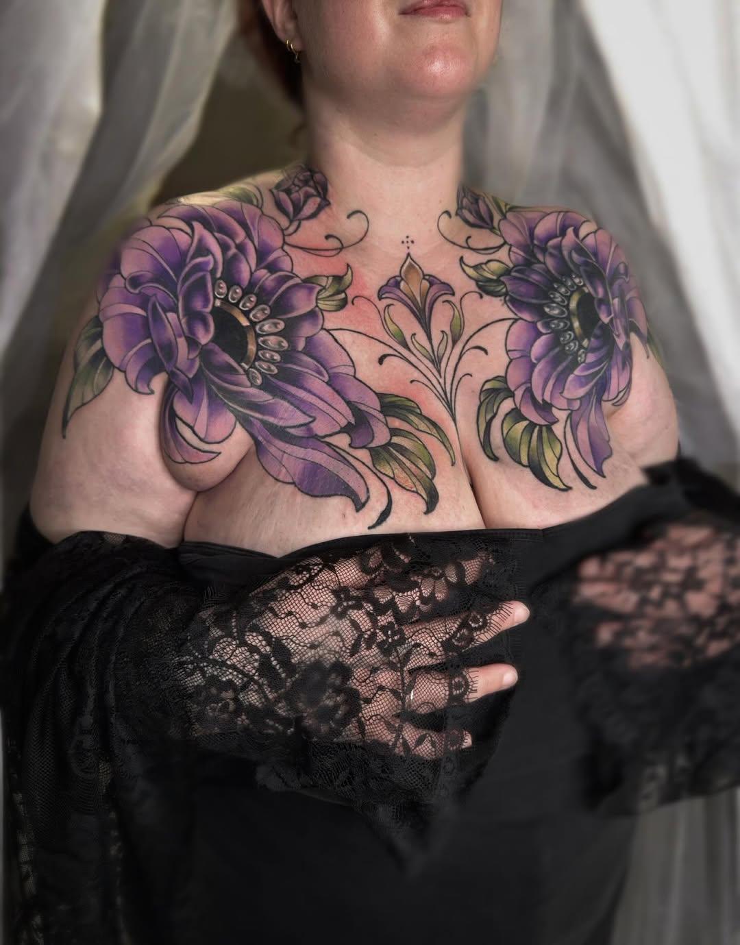 Tatouage cover fleur ornementale — lemeraude.tattoo