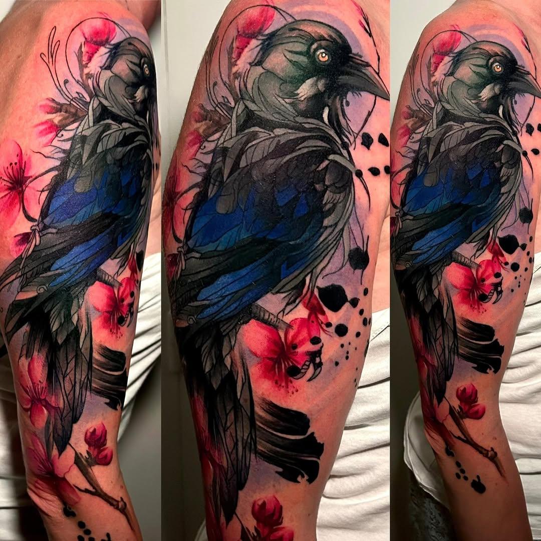 Tatouage corbeau et fleurs aquarelle couleur — carolineleguetattoo