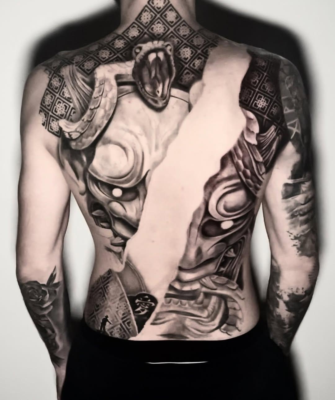 Tatouage démon japonais et géométrique dos complet — nico_corsair