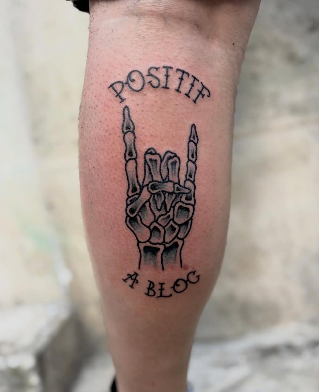 Tatouage old school traditional — korbak.tattoo