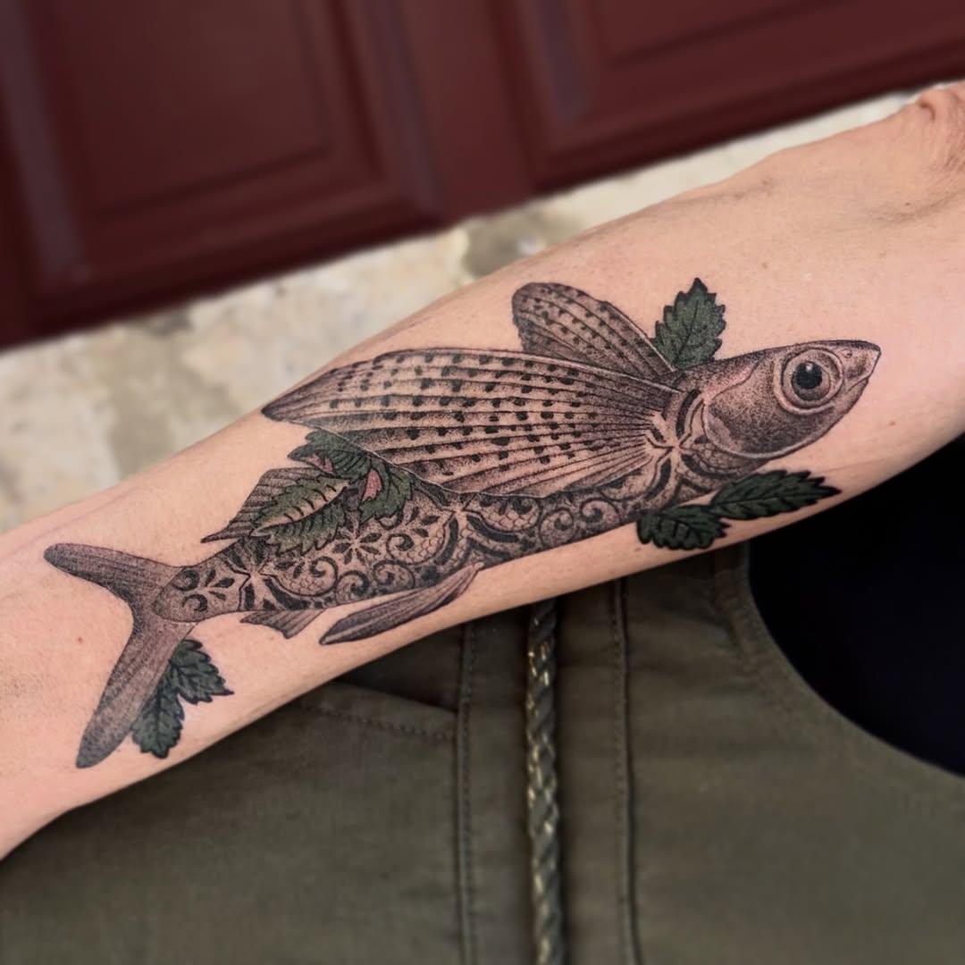 Tatouage poisson volant illustratif flash — chareulotte2.0
