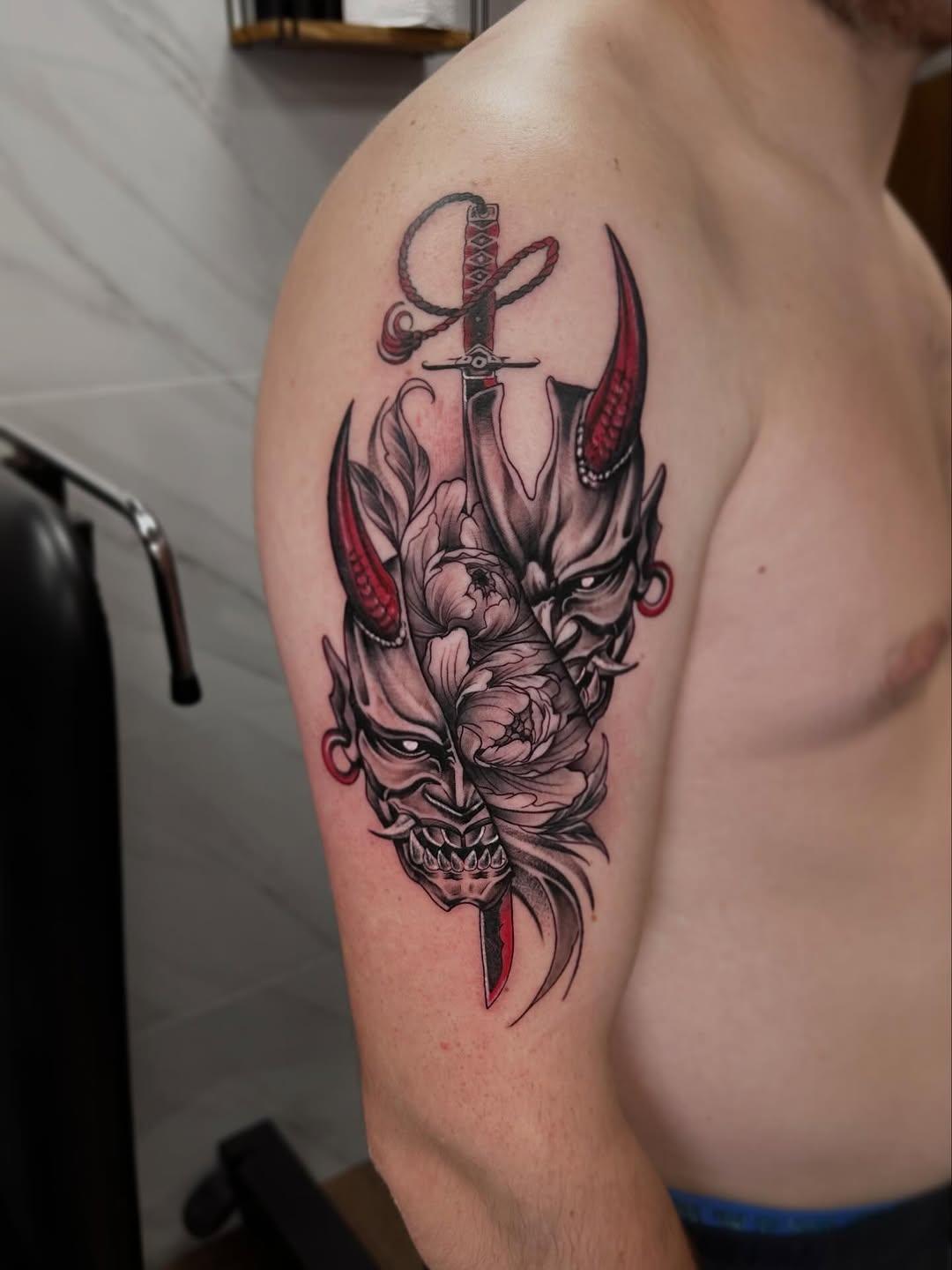 Tatouage masques et pivoines japonais — guiibo