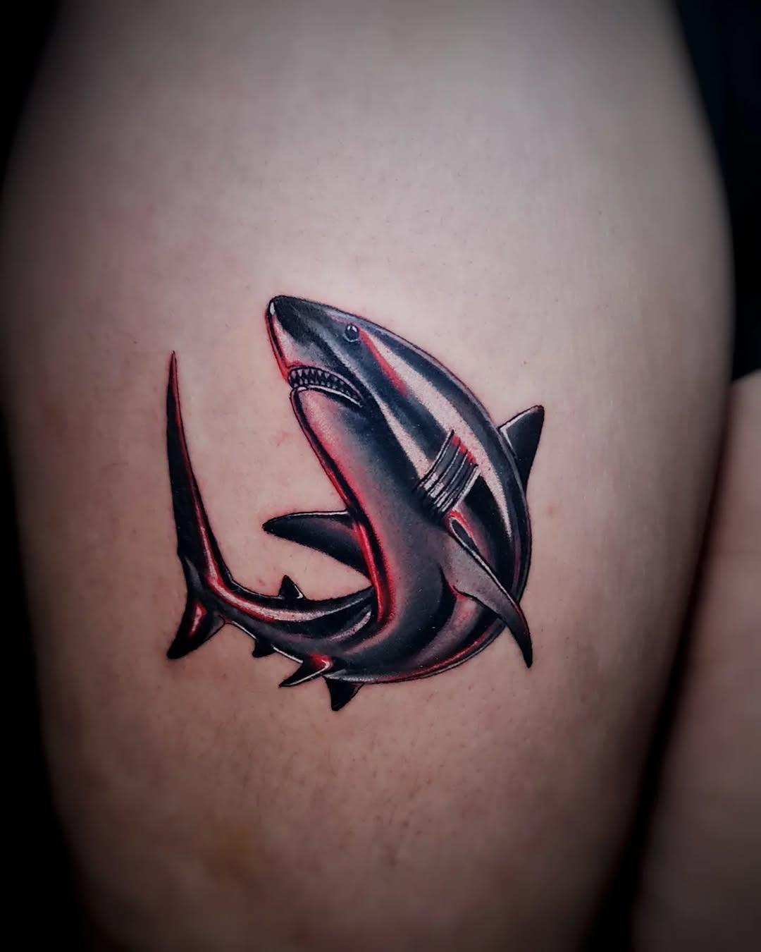 Petit projet Shark terminé, réaliste noir & rouge.