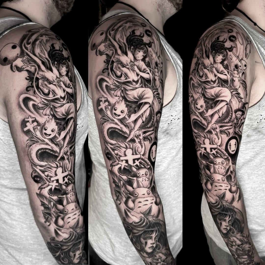 Tatouage manche Miyazaki manga blackwork — sebotis