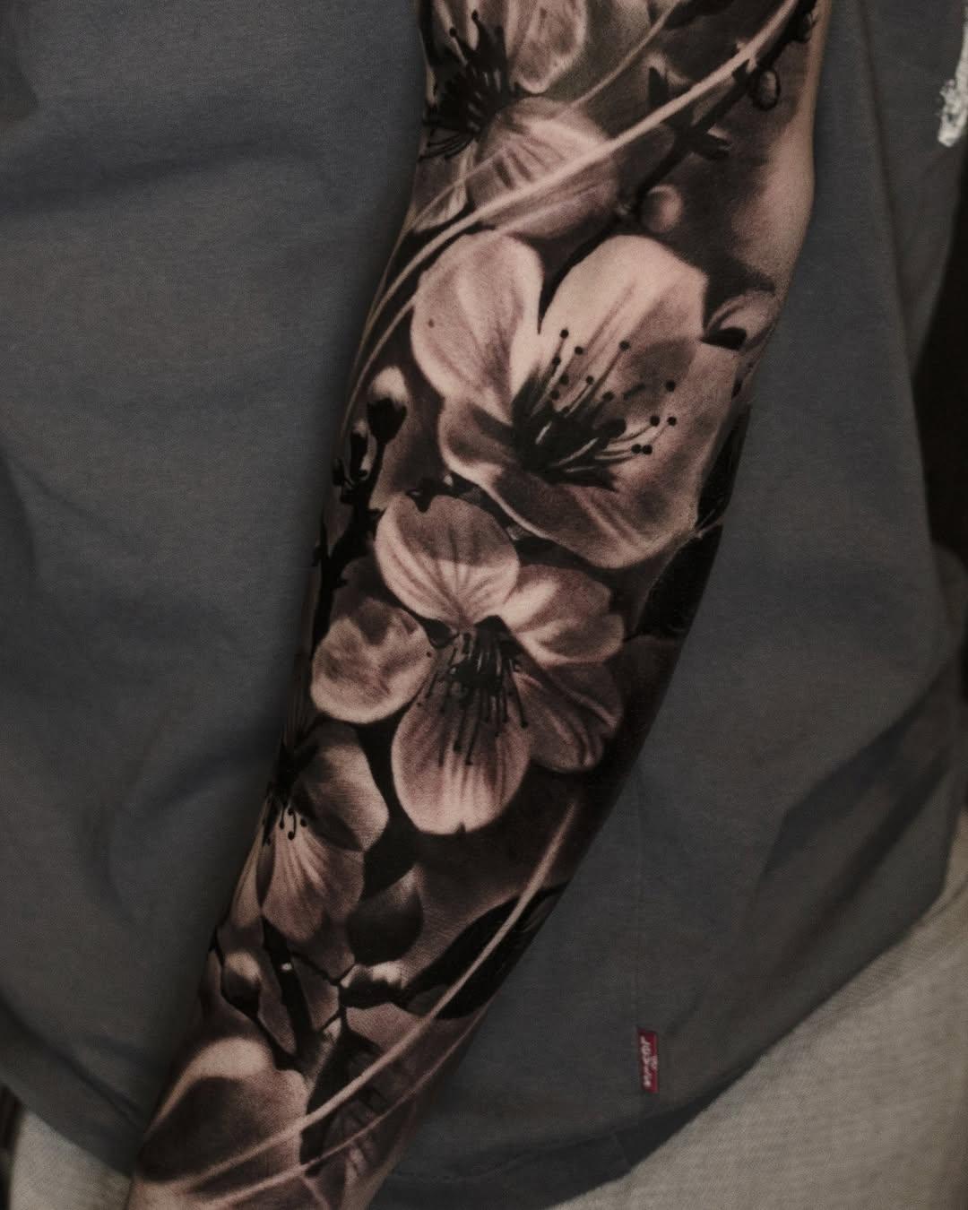 Tatouage fleurs cerisier — martins_tattoos