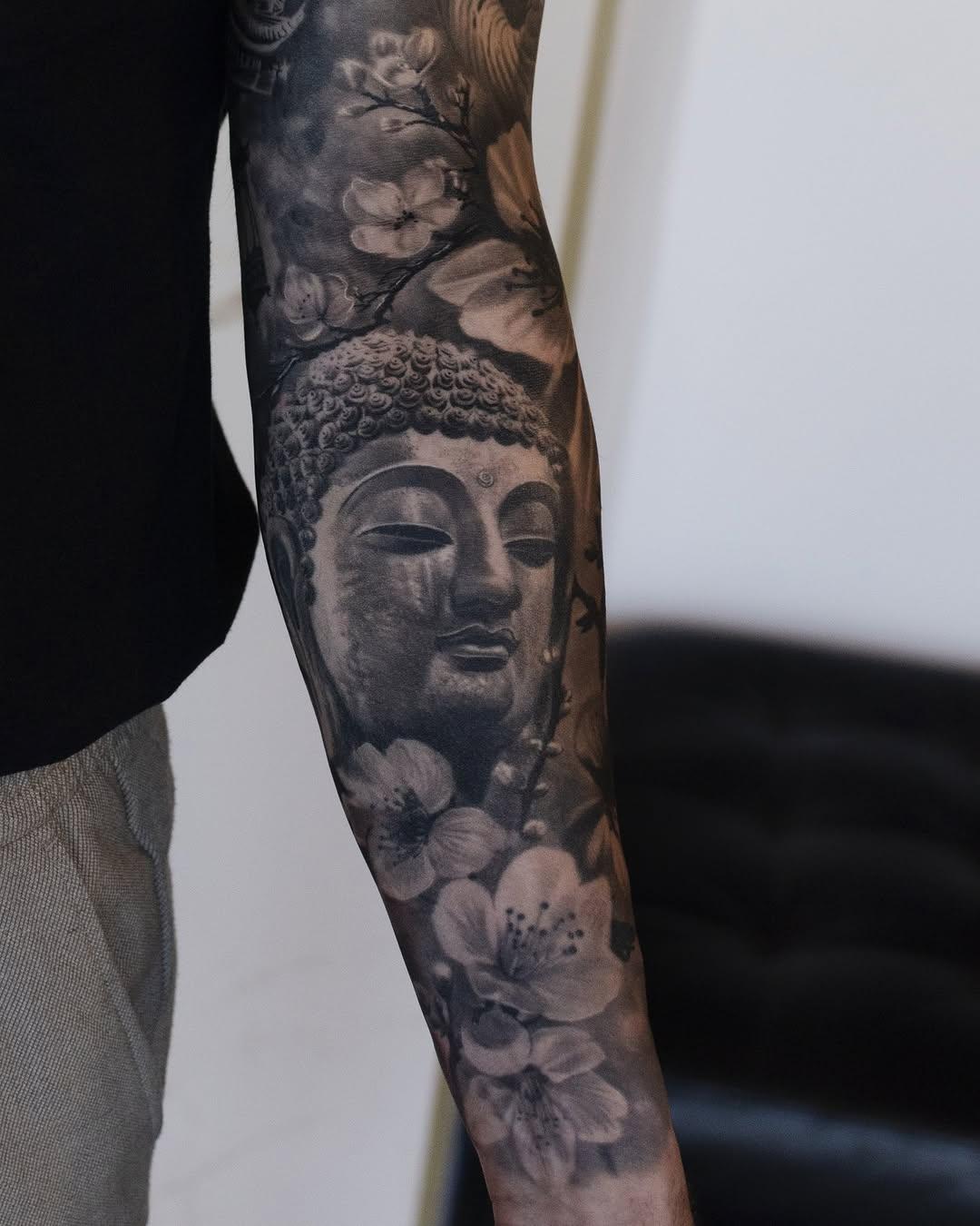Tatouage manche bras cicatrisée — martins_tattoos