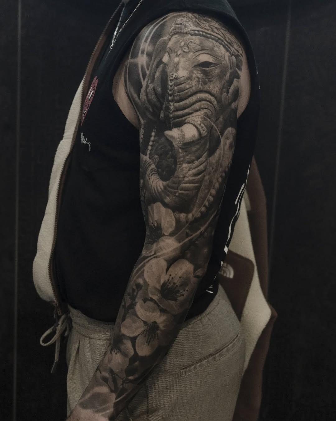 Tatouage portrait figure antique — martins_tattoos