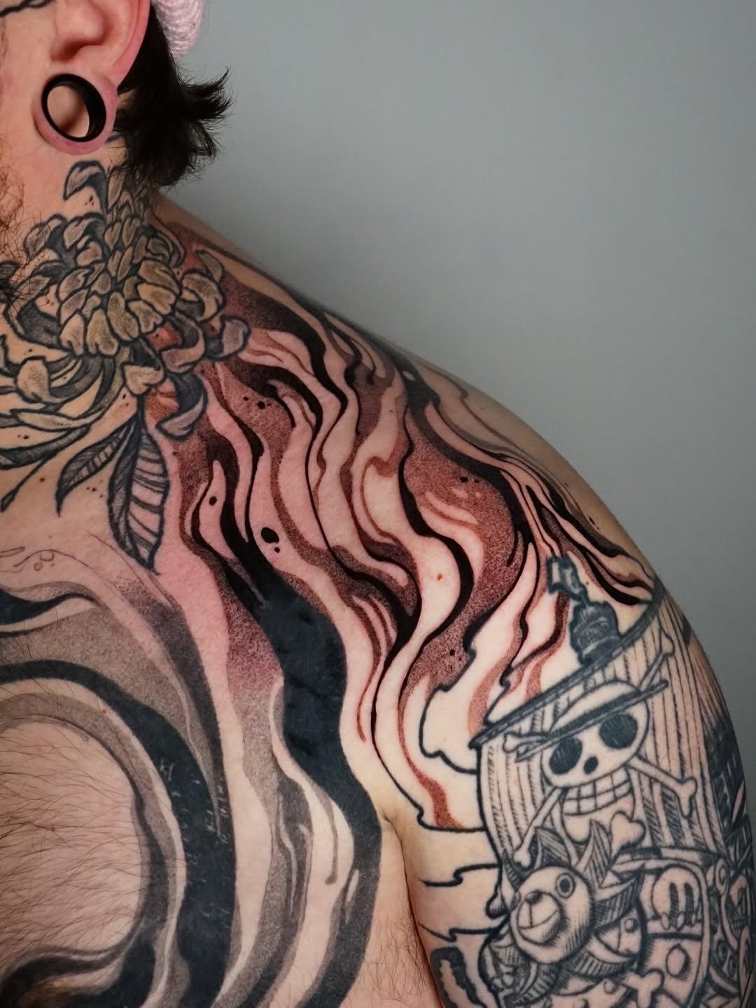 Tatouage créature fantastique néo-trad couleur — particule.ttt