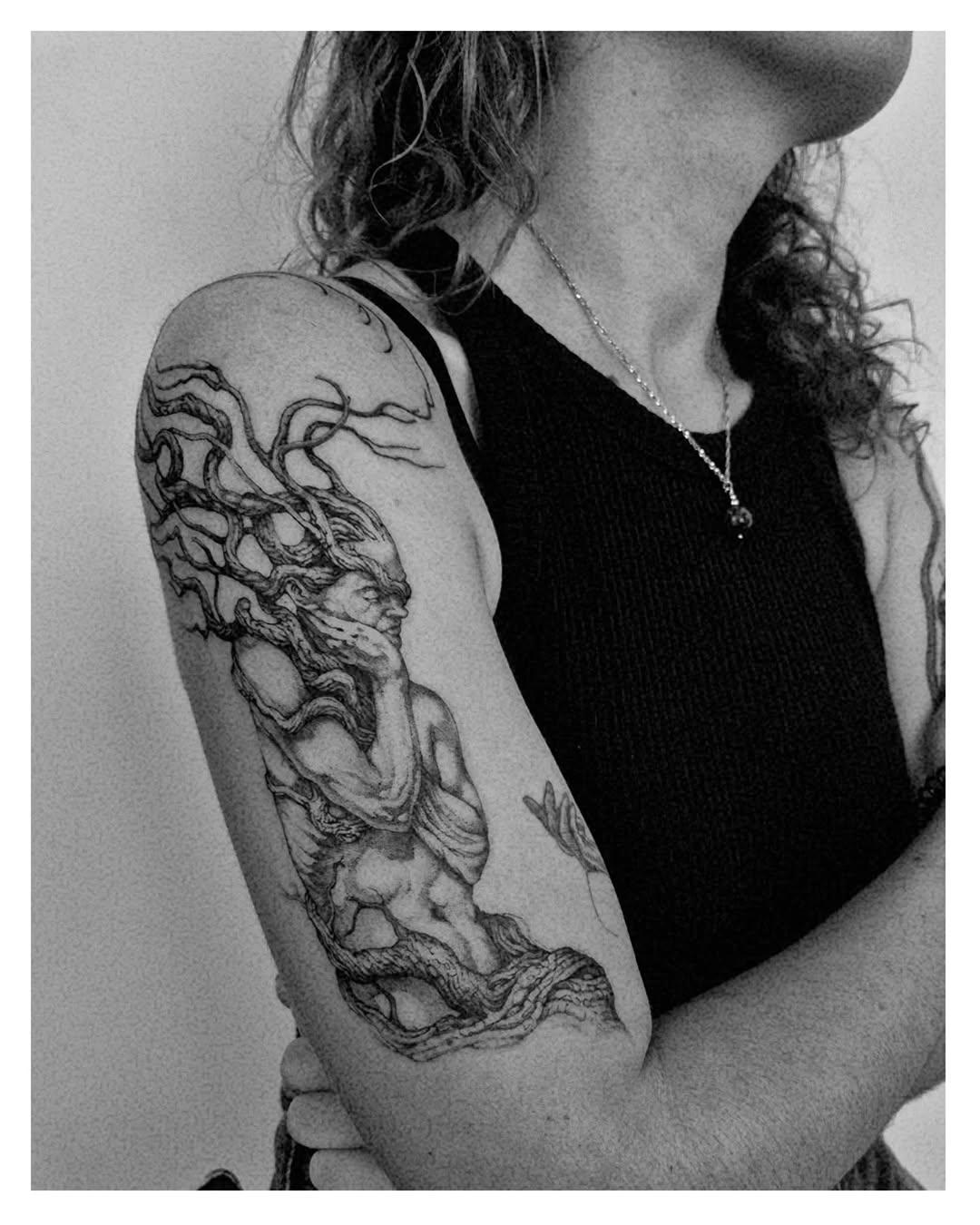 Tatouage Méduse illustratif détaillé — alex_dalessio