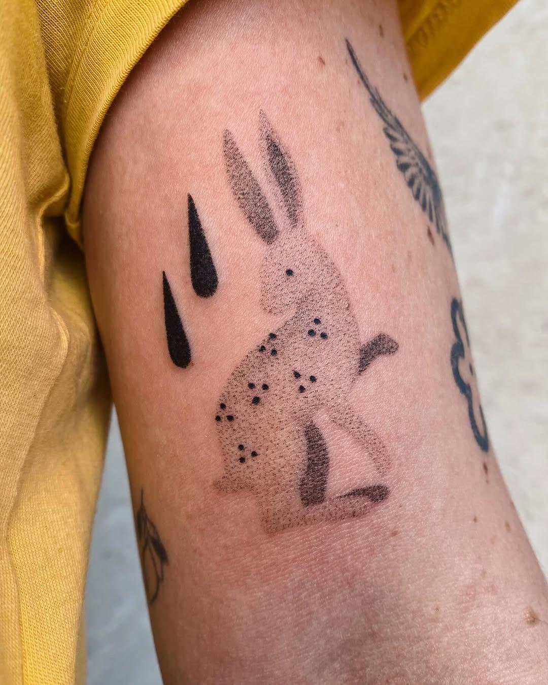 Tatouage lapin handpoke flash — annasuperpoke