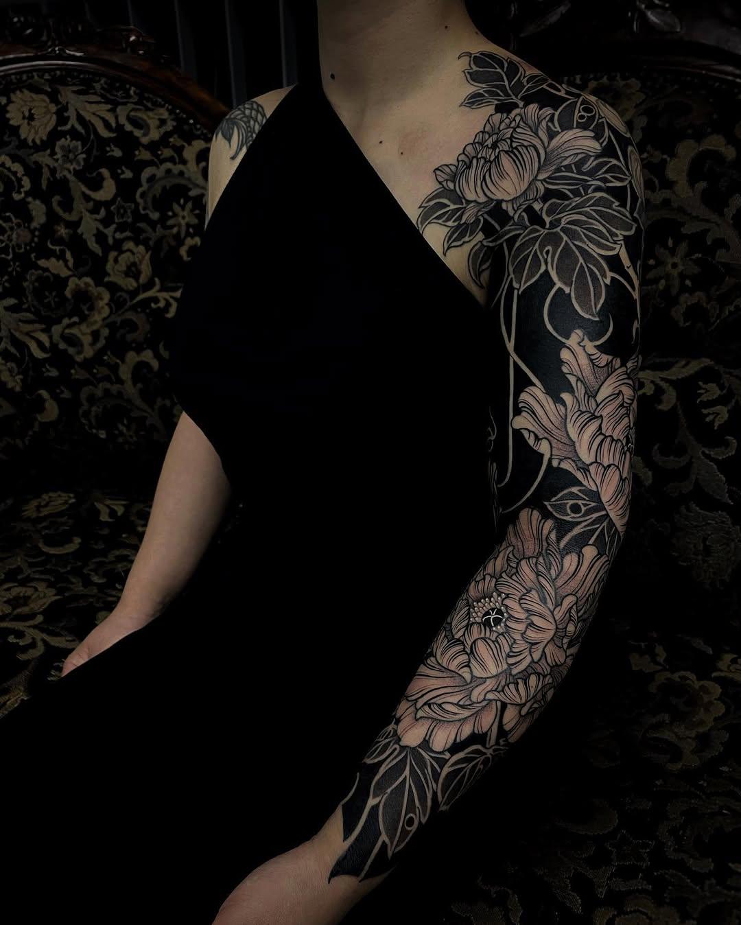 Tatouage manche de pivoines japonais néo-trad — gakkinx