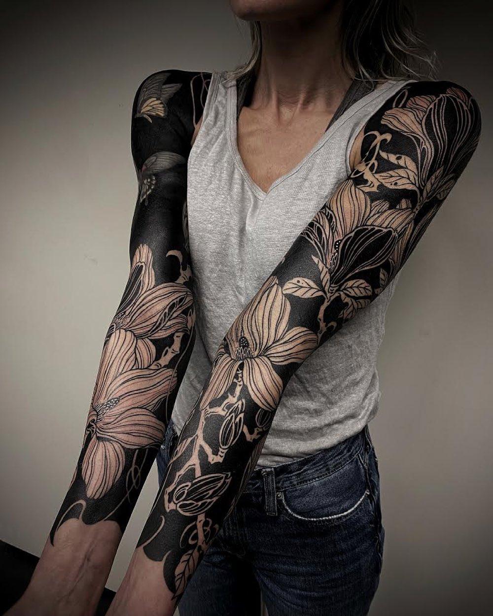 Tatouage magnolia et papillon japonais néo-trad — gakkinx
