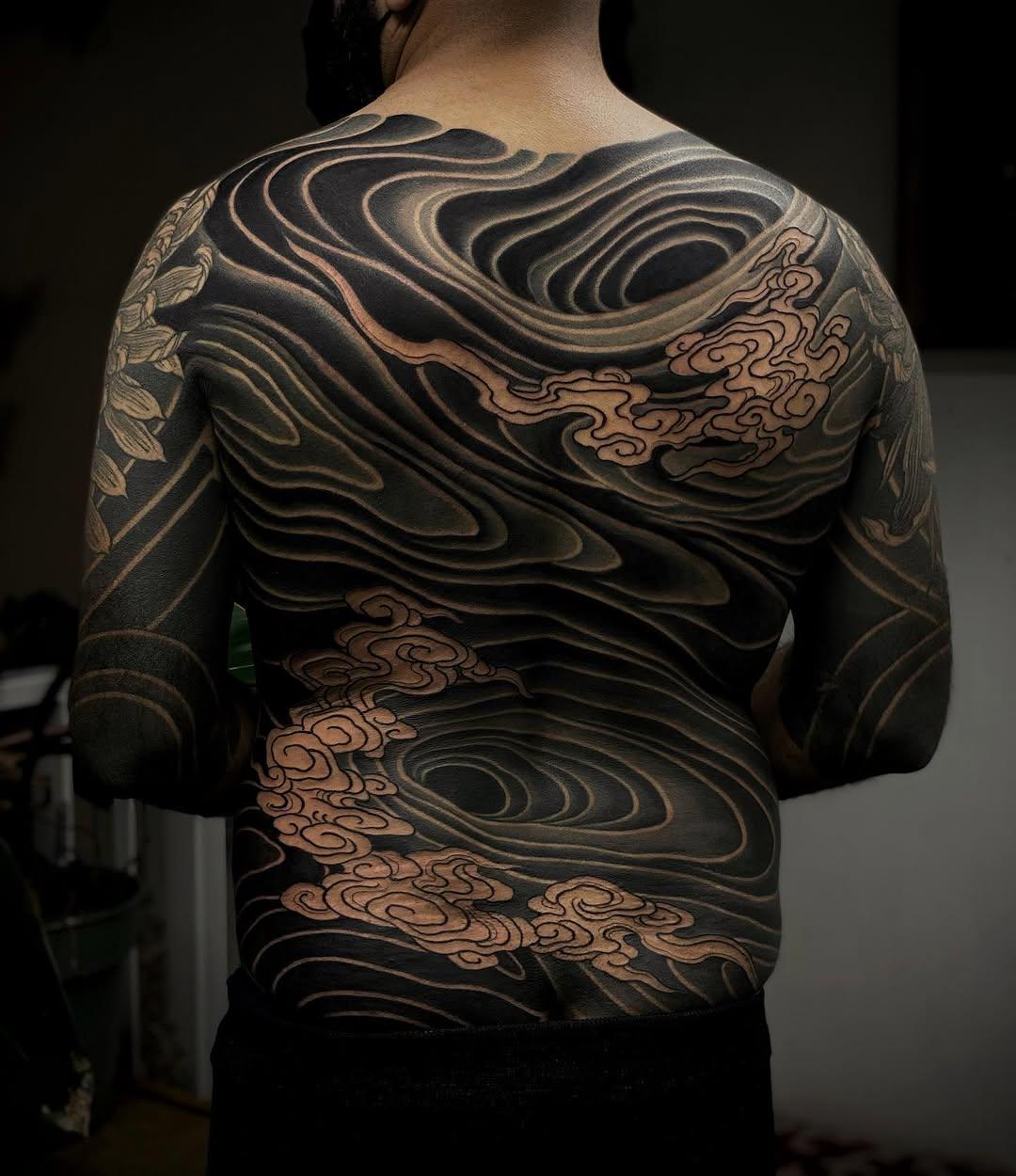 Tatouage tempête et nuages néo-trad graphique — gakkinx