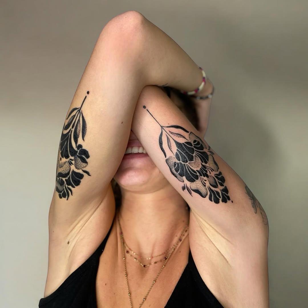 Tatouage floral fine line — mellegee