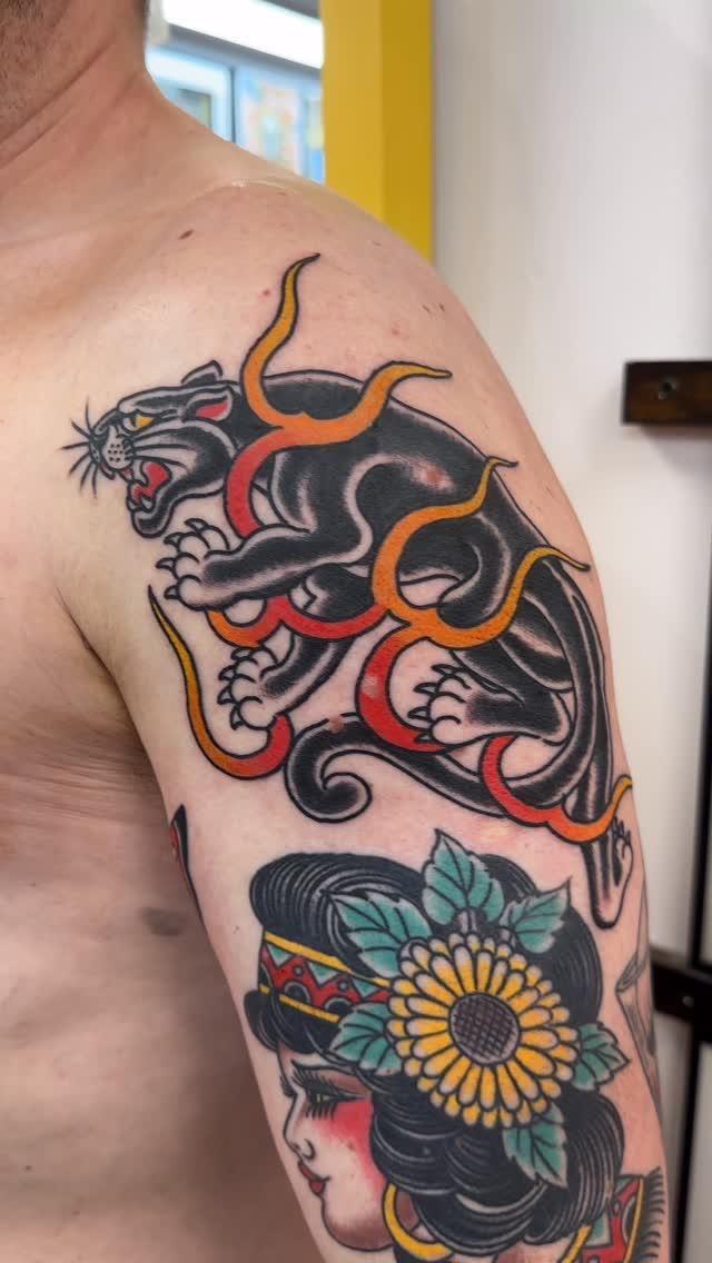 Tatouage Panthère papillon tête femme — marcosortegatattoo