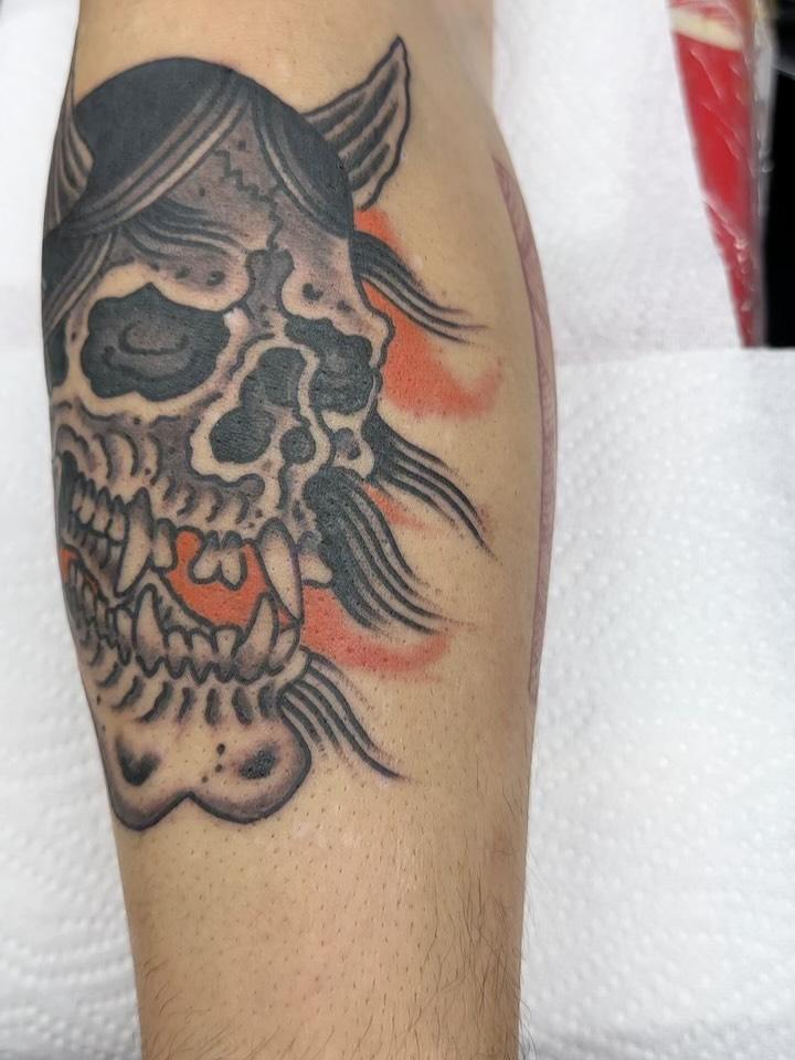 Tatouage Crâne hannya Fu dog — marcosortegatattoo