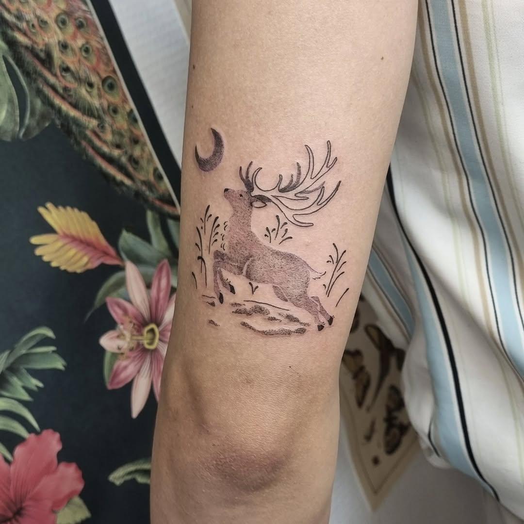 Tatouage cerf avec bois — virginie.lpc