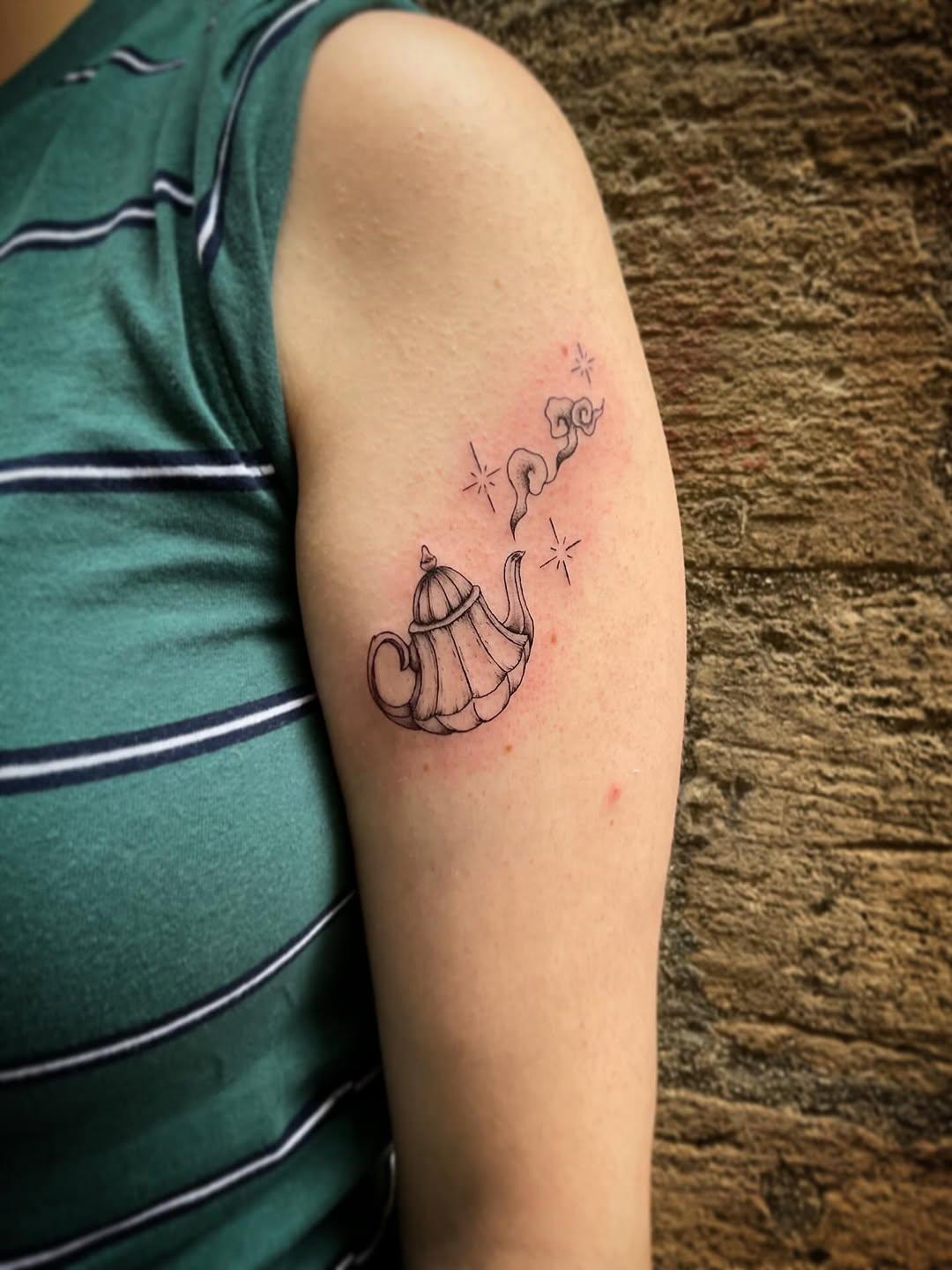 Tatouage théière ornemental flash — melinka_tattoo