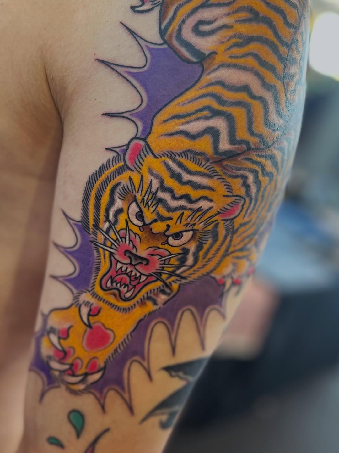 Tatouage tigre japonais couleur — dougy_tattoo