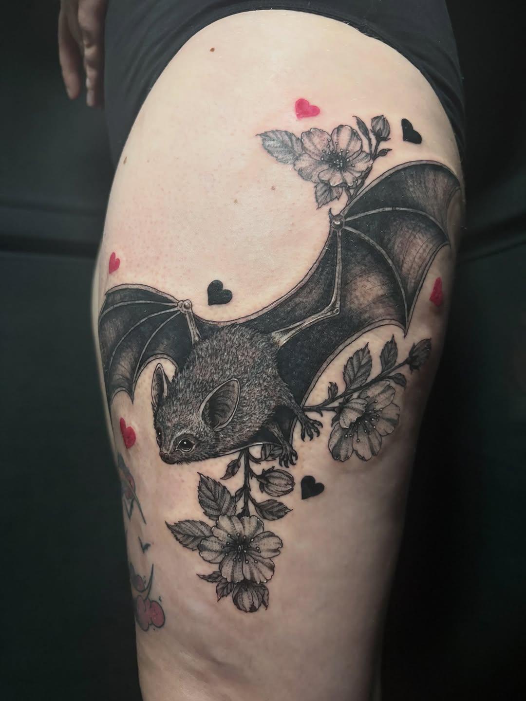 Tatouage chauve-souris dark fine line — lulatatouage