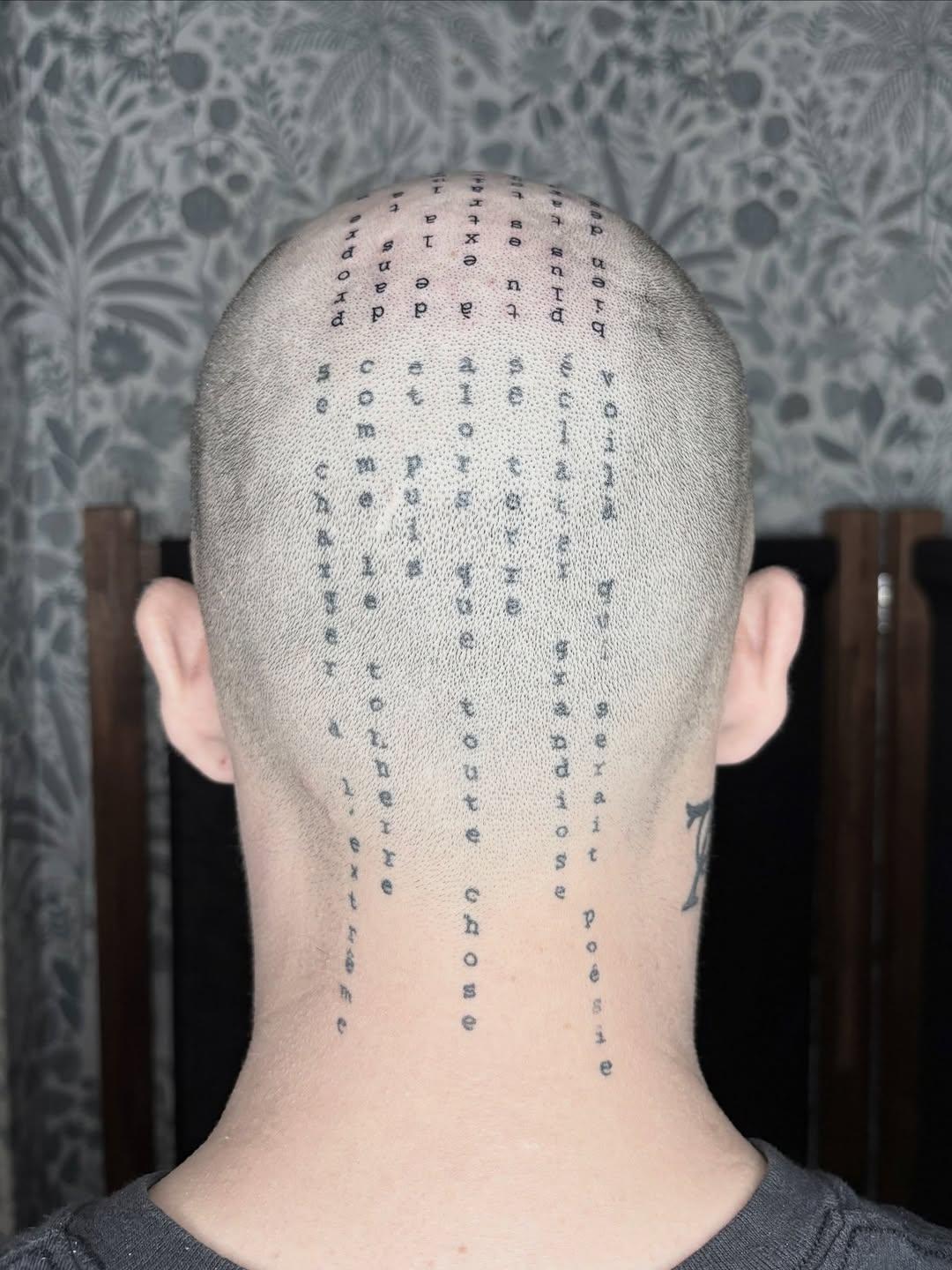 Tatouage ornemental fine line — lulatatouage
