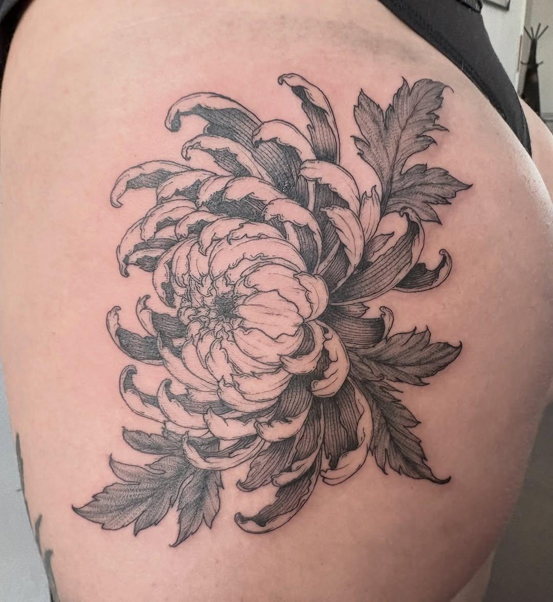 Tatouage ornemental fine line — lulatatouage