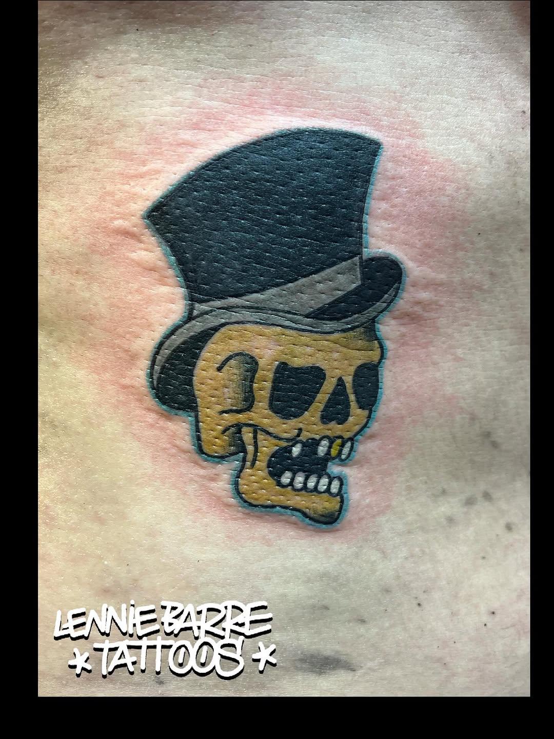 Tatouage traditionnel old school — lenniebarretattoos