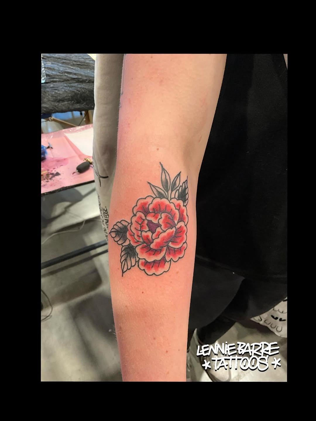 Tatouage traditionnel old school — lenniebarretattoos